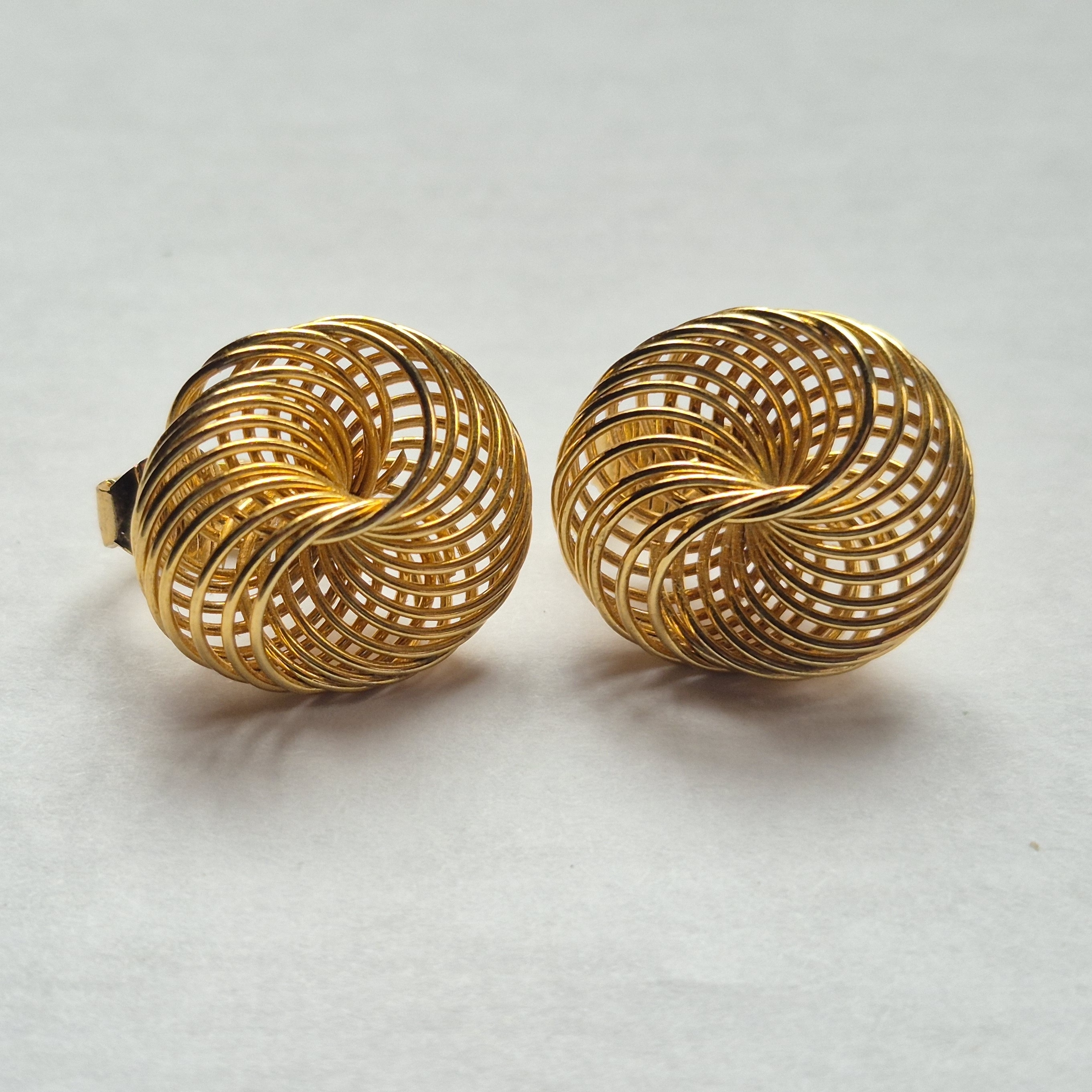 Vintage Gold Tone Wound Wire Clip On Earrings